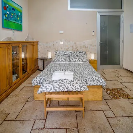 Domus Vesuvia 4*