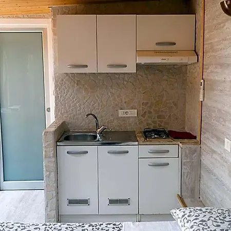 Domus Vesuvia 4*